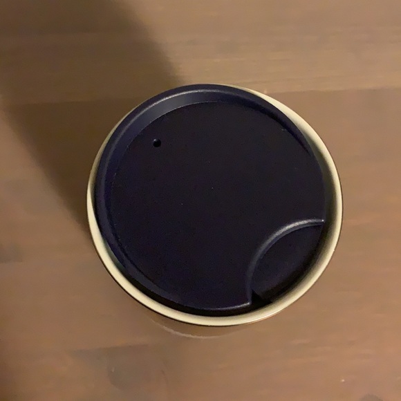 Starbucks Cream and Gold Ceramic To Go Mug with Plastic Lid - Picture 5 of 10